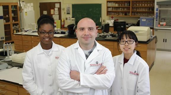 Recent UGA Grads Whitney Okie and Annie Jiang with foods and nutrition faculty member Rob Pazdro in the FACS Free Radical and Nutrition Genetics Laboratory